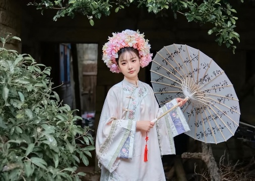 泉州Trip Moments【可1對1網紅簪花單人寫真親子情侶閨蜜訂製旅拍跟拍漢服旗袍全包】