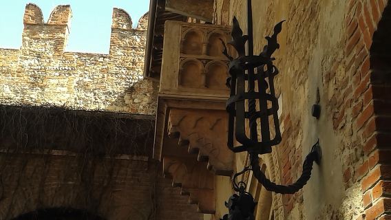 Passionate Verona: Living Romeo and Juliet's Story