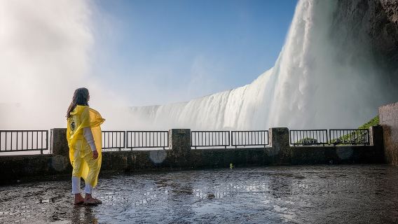 Экскурсия по Ниагарскому водопаду с прогулкой на лодке и путешествием за водопад
