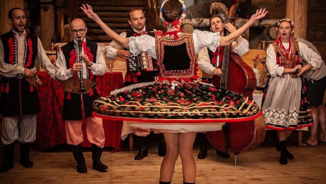 Espectáculo folclórico polaco y cena desde Cracovia