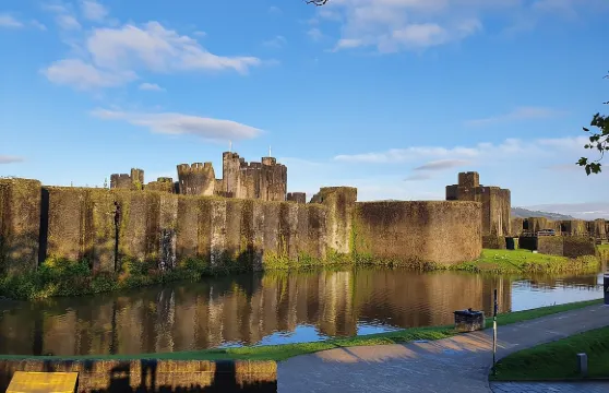 漫遊詩人谷之旅或斯旺西灣之旅。