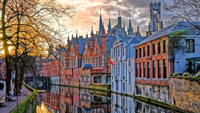 Private Historical Tour: The Highlights of Bruges