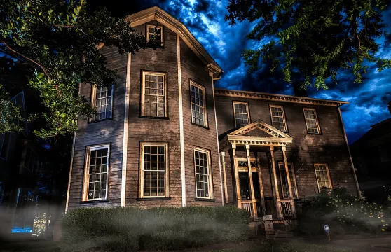 鐵鏽、叛徒與廢墟：羅利鬼魂之旅