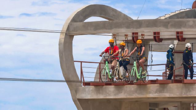 Nueva atracción: Bicicleta en el cielo récord Guinness en Los Cabos