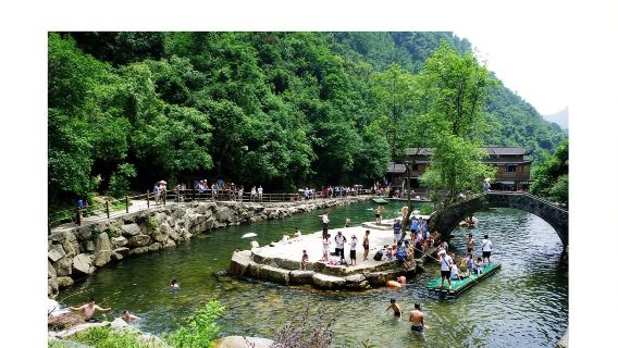 廣西賀州+姑婆山+十八水+酒店來回接送