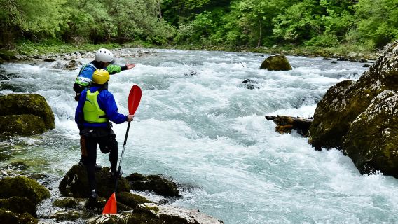 Bled: ทริปพายเรือคายัคบนแม่น้ำซาวา