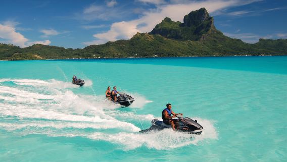 Bora Bora Adventure Day: 4X4 and Jet Ski with Lunch