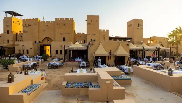 杜拜沙漠營地皇家古堡沖沙Dubai sahara safari【沙漠沖沙體驗/沙漠日落/特色表演/自助晚餐/軟飲/酒店接送】