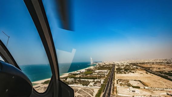 Dubai: Penerbangan helikopter selama 12 minit dari Palm Island untuk lawatan udara