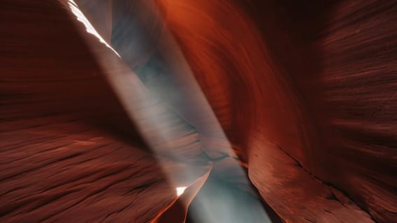 Page : Excursion dans le canyon de Pebble Wind d'Antelope Valley