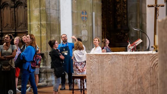 “Porto: spettacolo di Fado con visita guidata in un monastero storico”