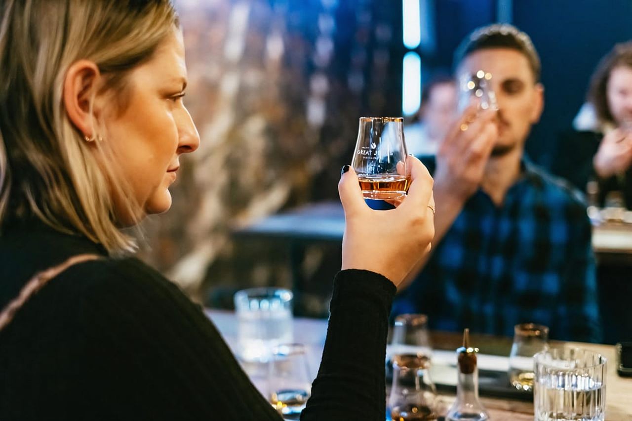 NYC: ทัวร์และชิมวิสกี้โรงกลั่นแห่งเดียวในแมนฮัตตัน