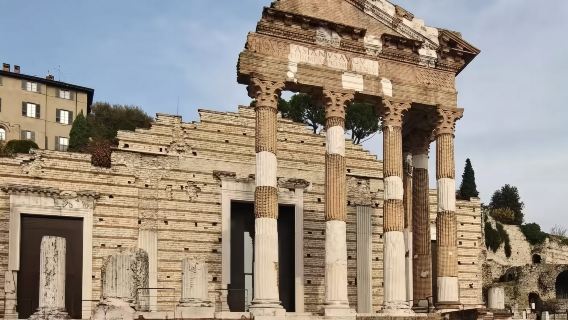 包車遊獅子之城佈雷西亞：城堡+新舊教堂+神廟+修道院+美術館