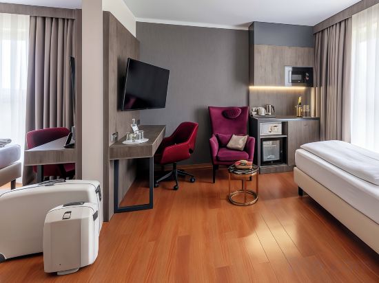 PLAZA Premium Karlsruhe Room Type - Suite
