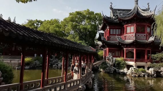Ganztägige private Stadtrundfahrt durch die Altstadt von Shanghai mit Mittagessen: Erleben Sie Lebensstil und Kultur hautnah.