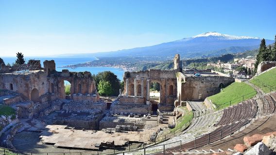 Lawatan Taormina dan Castelmola Dari Pelabuhan Messina di Sicily, Itali.