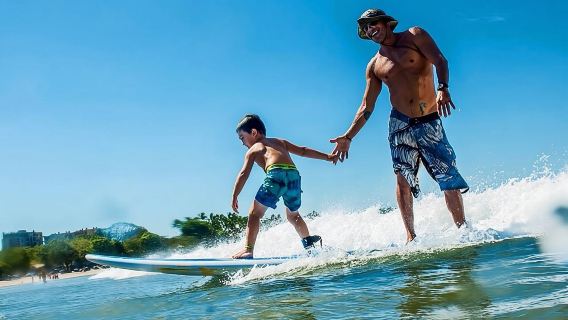 Surfing in Tamarindo Con Mao