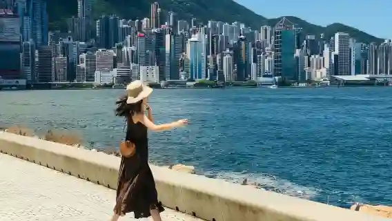 香港黃大仙祠+太平山頂+維多利亞港+天星小輪純玩一日遊