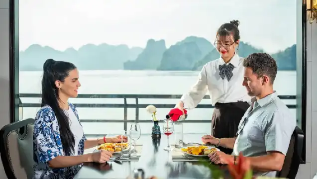 하노이 출발 하롱베이 일일 투어 + 럭셔리 크루즈 + 카약 + 해산물 뷔페