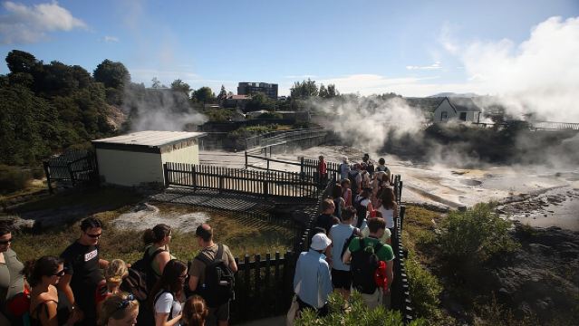 Tur Terpandu Desa Whakarewarewa