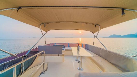 【青島遊艇出海】青島奧帆中心52英尺遊艇+帶飛橋+水果飲料