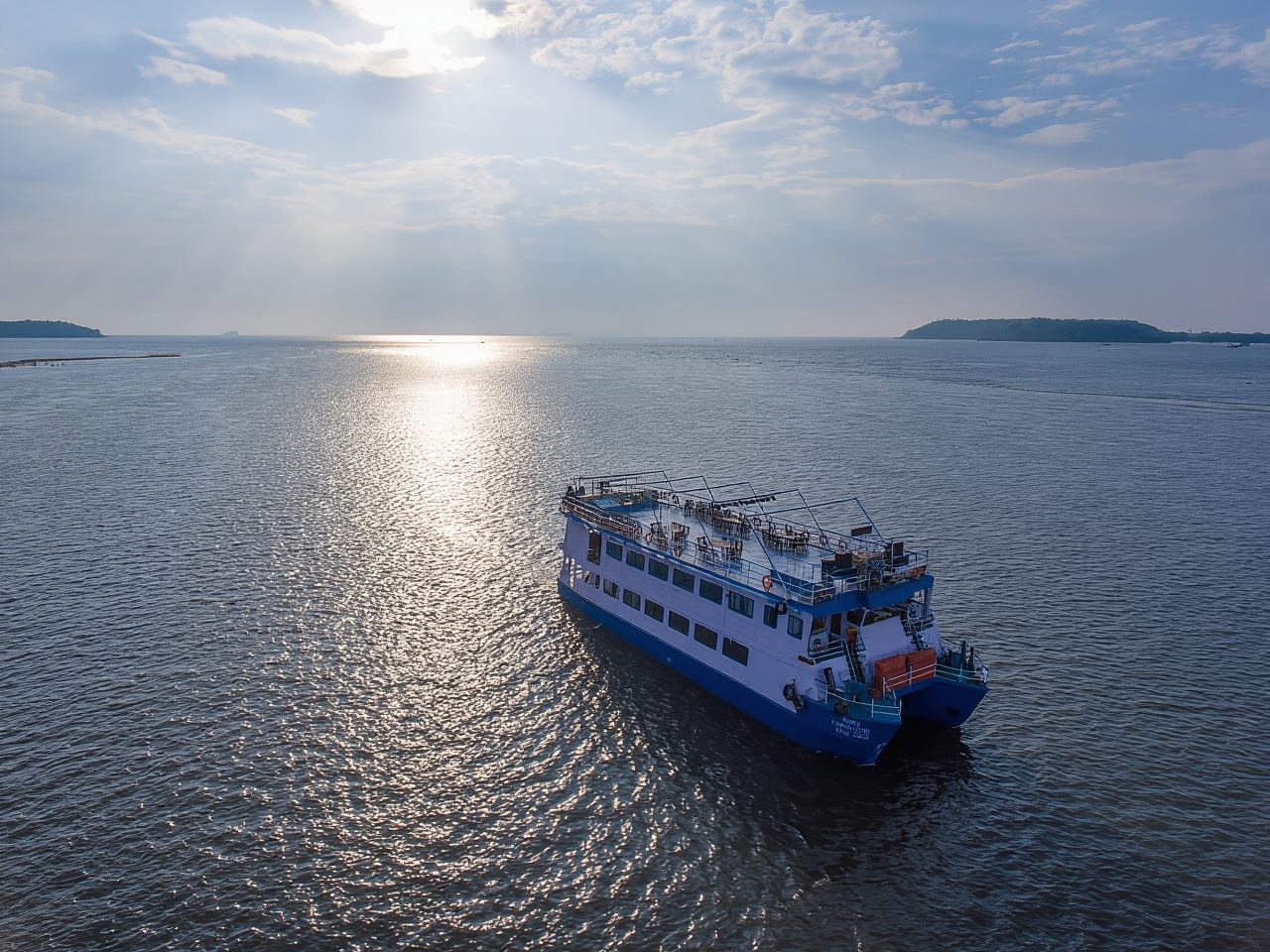 Panaji: Fun-Filled 2-Hour Mandovi River Cruise with Dinner
