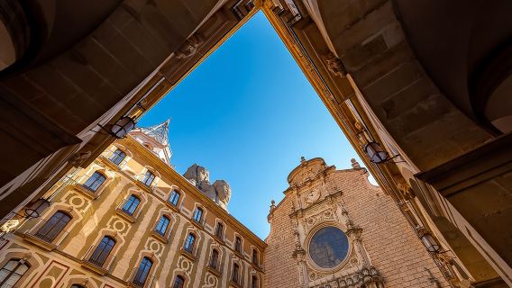 Desde Barcelona: Monasterio de Montserrat, Senderismo Fácil, Teleférico
