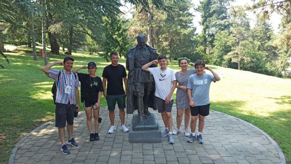 Lawatan Komunis Belgrade Merah