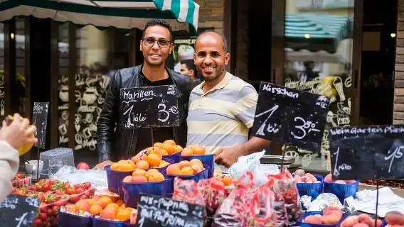 Vienna for Food Lovers: Cafés, Markets & Austrian Cuisine