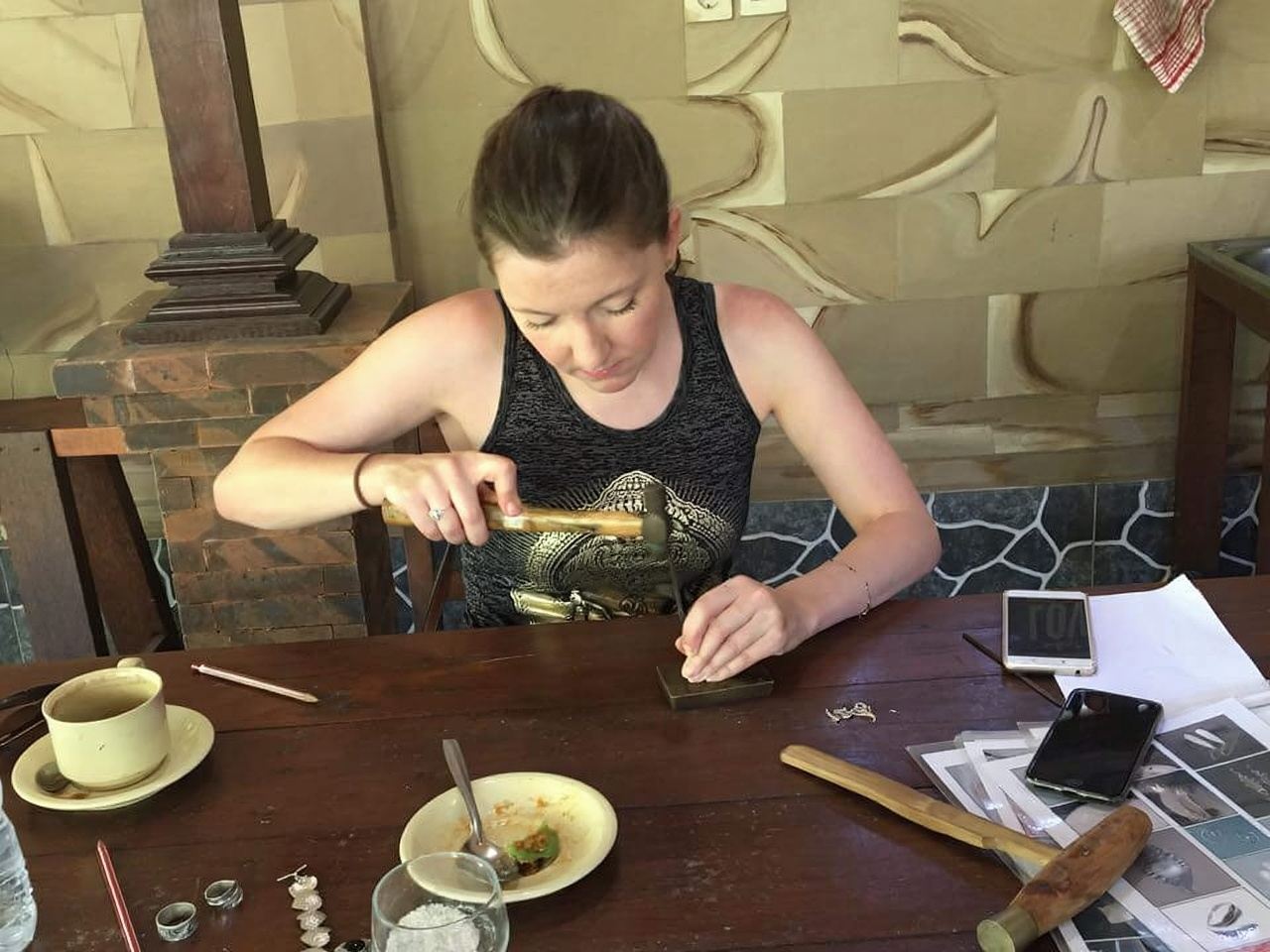 คลาสทำเครื่องเงินอูบุด – ลงมือทำเครื่องประดับด้วยตัวเอง