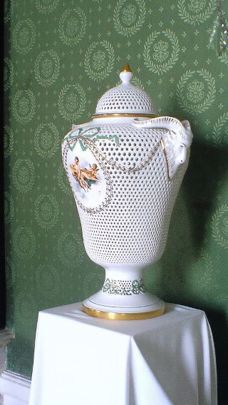 Hungary Day Tour (Budapest + Lake Balaton + Tihany Peninsula + Herend Porcelain Manufactory)