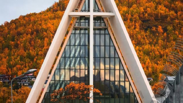 Lawatan sehari sewaan peribadi ke Gereja Artik Tromso + kereta kabel + pemandangan fjord Norway