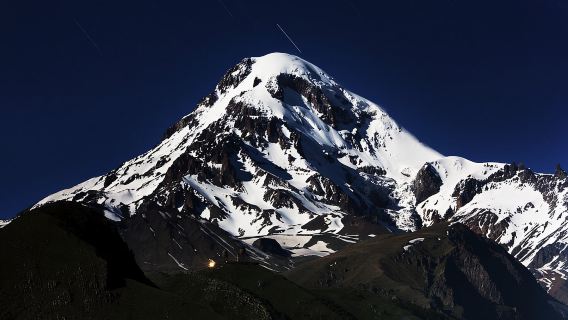 ゲルゲティ・ツミンダ・サメバ教会+ナリカラ砦+カズベック山ワンデーツアー貸切チャーター
