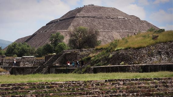 Tour di Teotihuacan e della Basilica di Guadalupe con pranzo