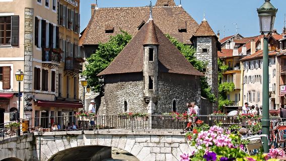 Geneva and Annecy Tour With Optional Lake Geneva Cruise