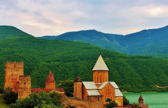 阿納努里、古道里、卡茲別吉。格魯吉亞軍事公路。私家團。