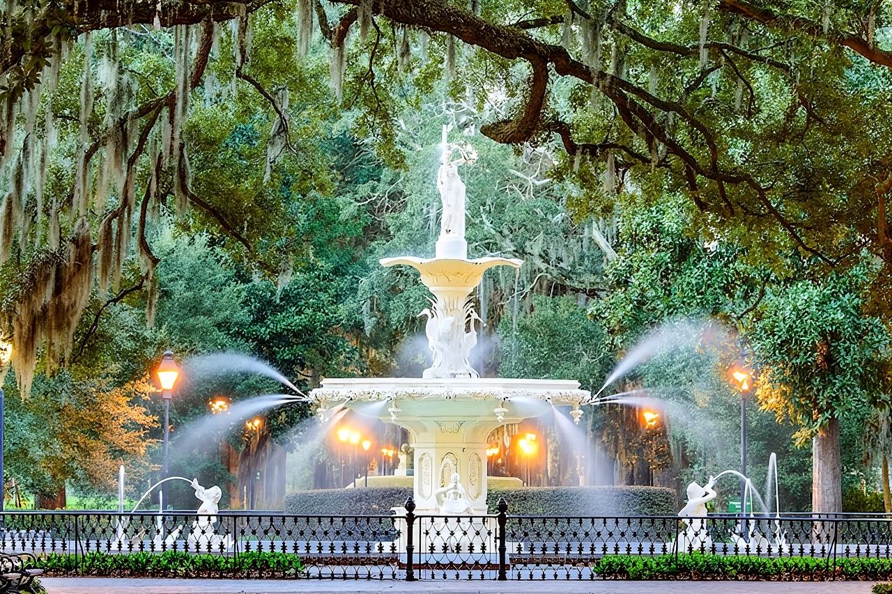 Savannah's Historical District: A Self-Guided Audio Tour