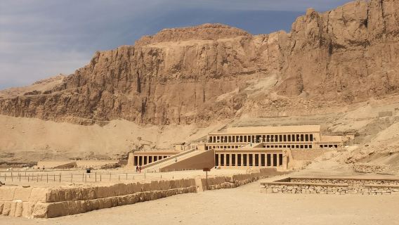 Egypt Luxor to the Valley of the Kings + Queen's Palace + Nile River sailing boat Tour (Minimum 2 people)