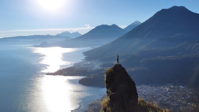 Sunrise Hike Tour on Indian's Nose Mountain