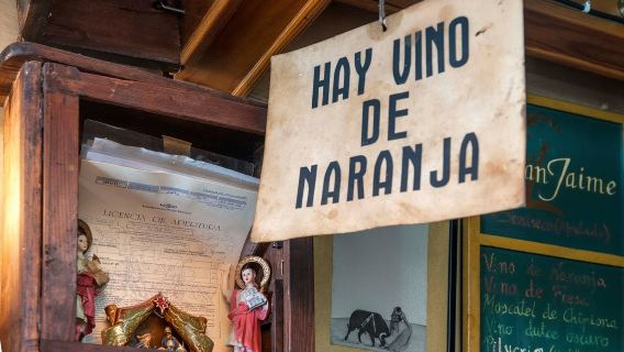 Seville: Tapas, Taverns & History Guided Tour