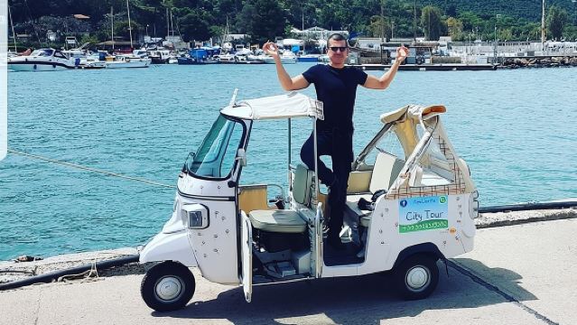 Apelisetta tuk tuk: 2 hours tour of Cagliari