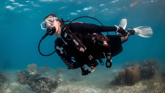 Mellieha: Einführungs-Tauchkurs im offenen Meer