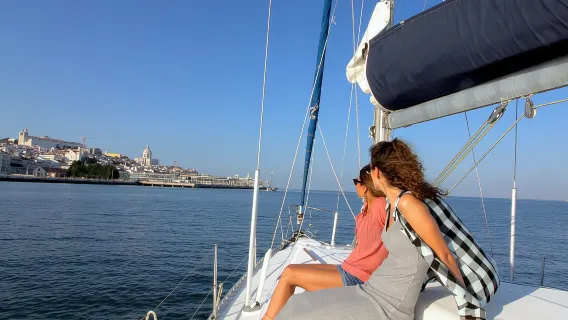 Lisbon: Tour du thuyền kèm rượu vang và đồ ăn nhẹ