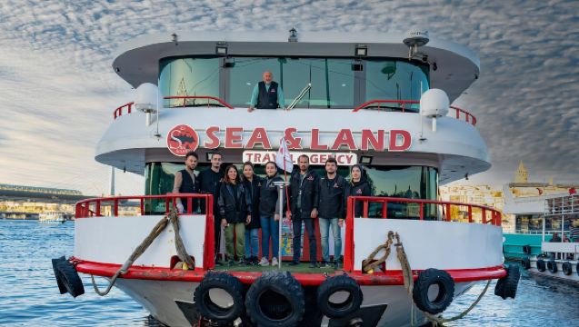 Bådtur på Bosporus i Istanbul med Sea Land (inkl. lydguide, krydser to kontinenter, nyd udsigten til begge sider, flere afgange at vælge imellem)