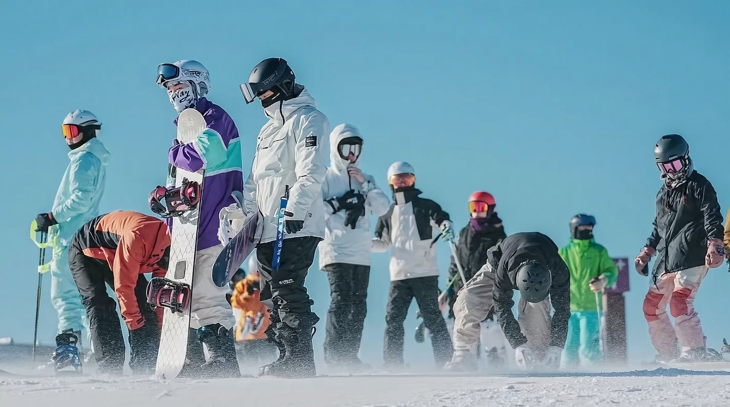 七彩太行雲上滑雪場1日遊