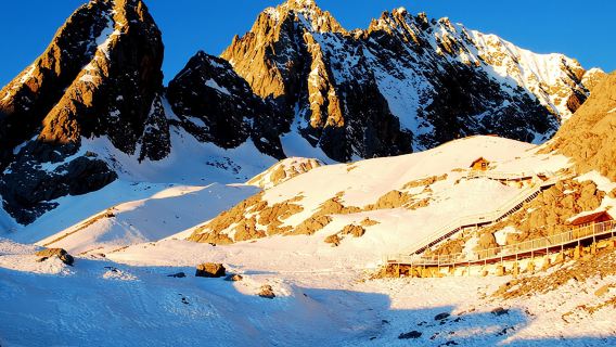 Jade Dragon Snow Mountain Private Day Tour: Glacier Cable Car + Blue Moon Valley + "Impression Lijiang"