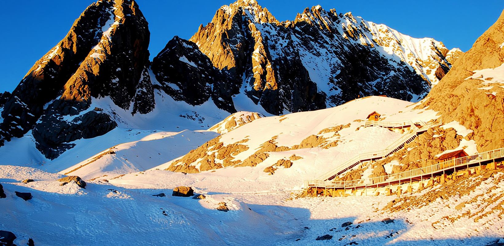 Jade Dragon Snow Mountain Private Day Tour: Glacier Cable Car + Blue Moon Valley + "Impression Lijiang"