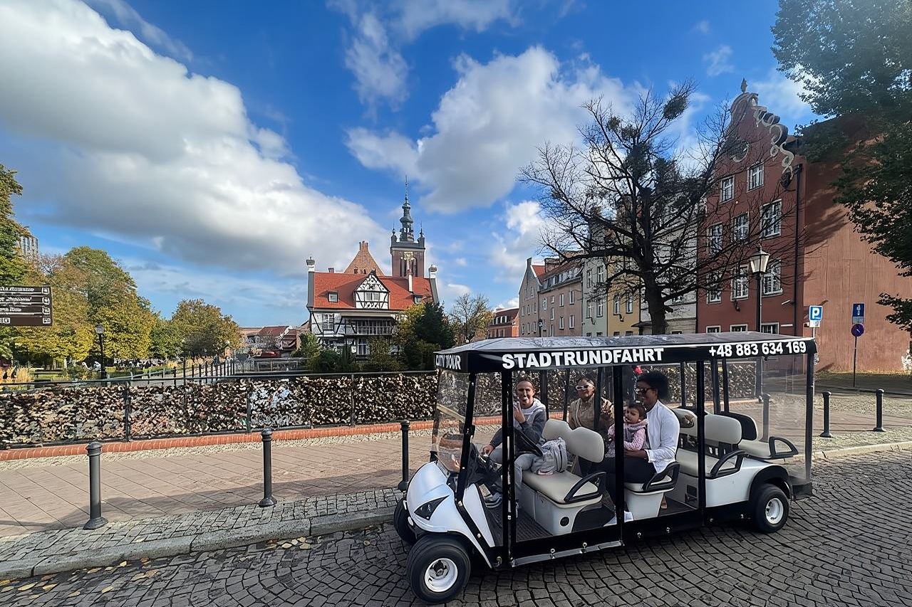 Danzica: tour panoramico della città di 2 ore con guida dal vivo in buggy/golf cart