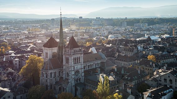 Full-day trip to Chamonix Mont Blanc with cable car-ride and Geneva city tour