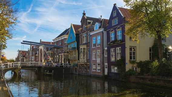 Self guided tour with interactive city game of Alkmaar